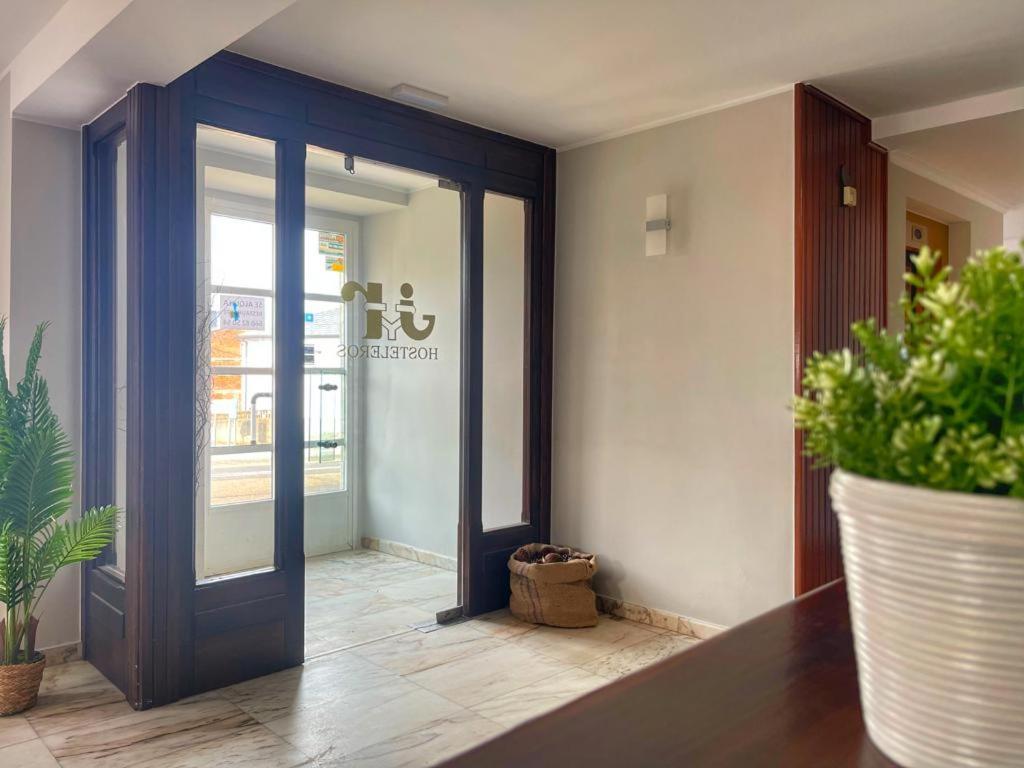 Hotel Amadora - Admite Mascotas Barreiros Exteriör bild